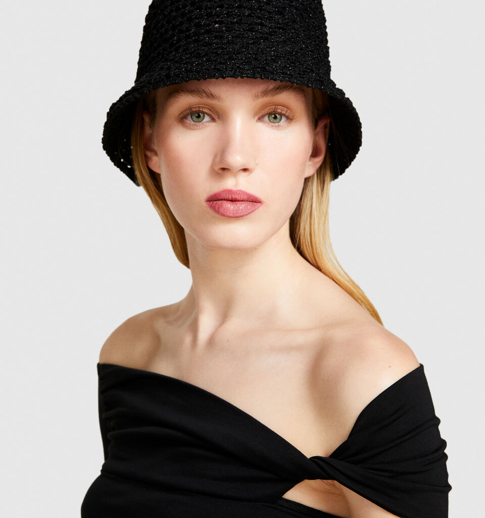 Crochet hat - women's hats - Black | Sisley image number 2